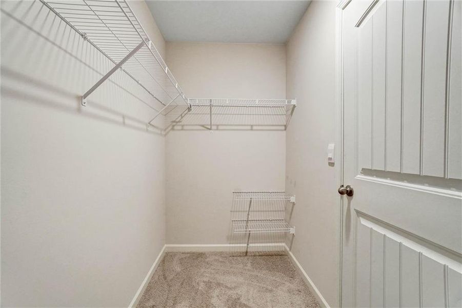 Spacious, unfurnished interior of a new home in Thompson Ridge, Dallas (Image 25). Spacious, unfurnished interior of a new home in Thompson Ridge, Dallas (Image 25).