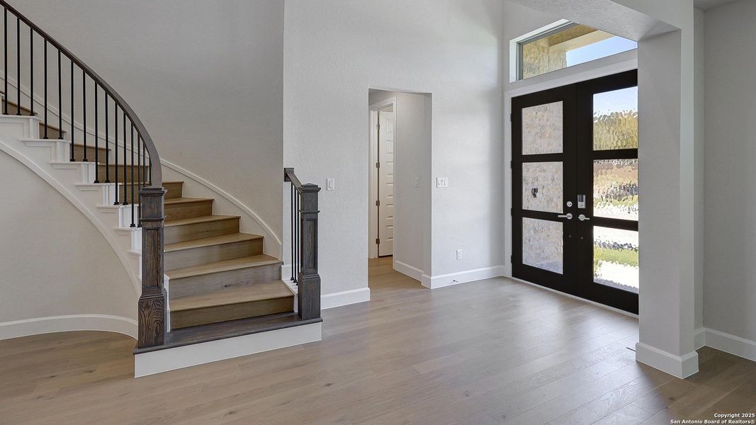 Spacious, unfurnished interior of a new home in The Dominion 70', San Antonio (Image 23). Spacious, unfurnished interior of a new home in The Dominion 70', San Antonio (Image 23).