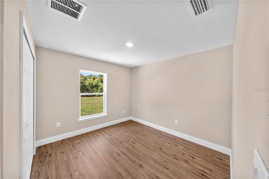 Spacious, unfurnished interior of a new home in , Ocala (Image 31).