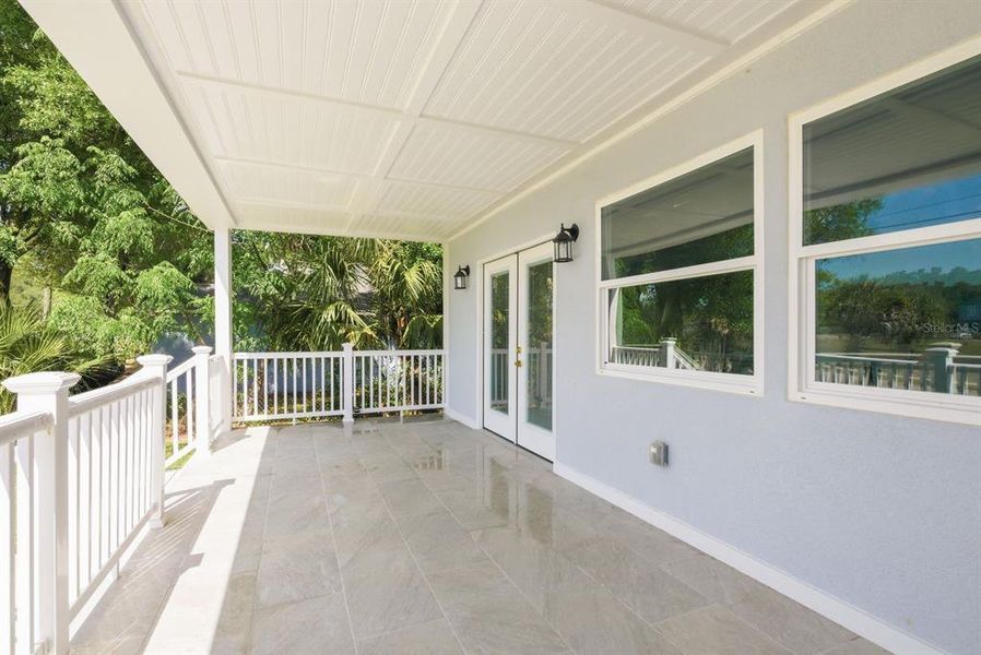 Exterior details and patio area of a home in , Tampa (Image 23).