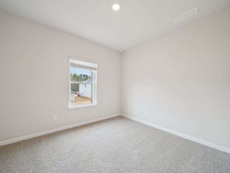 Spacious, unfurnished interior of a new home in Hawthorne Station, College Park (Image 12).