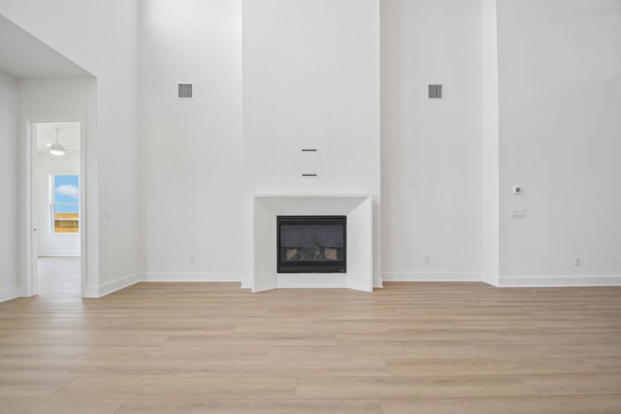 Spacious, unfurnished interior of a new home in Freedom at Anthem, Kyle (Image 15).