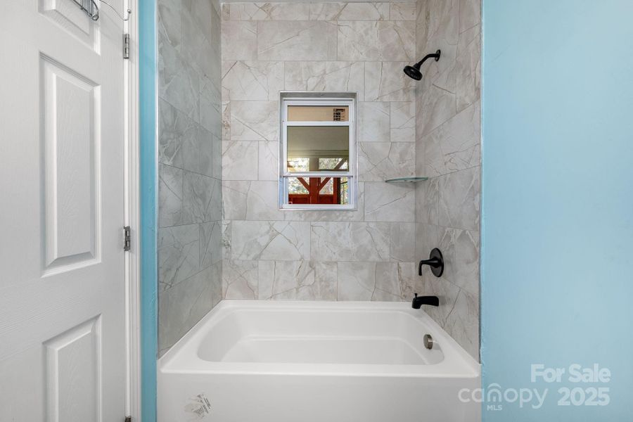 Image 26 of a home in .