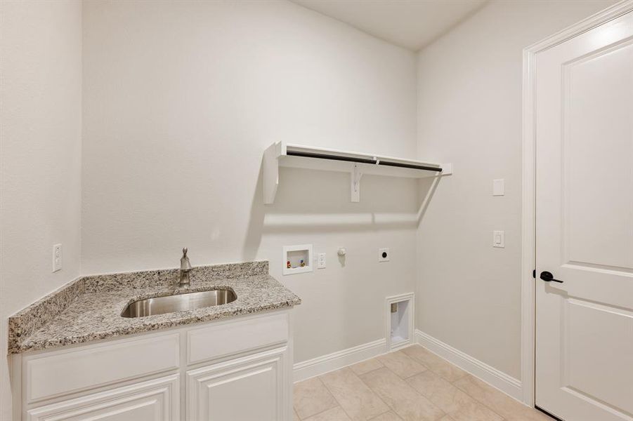 Furnished interior view inside a new home in Stone River Glen 60s, Royse City (Image 10). Furnished interior view inside a new home in Stone River Glen 60s, Royse City (Image 10).