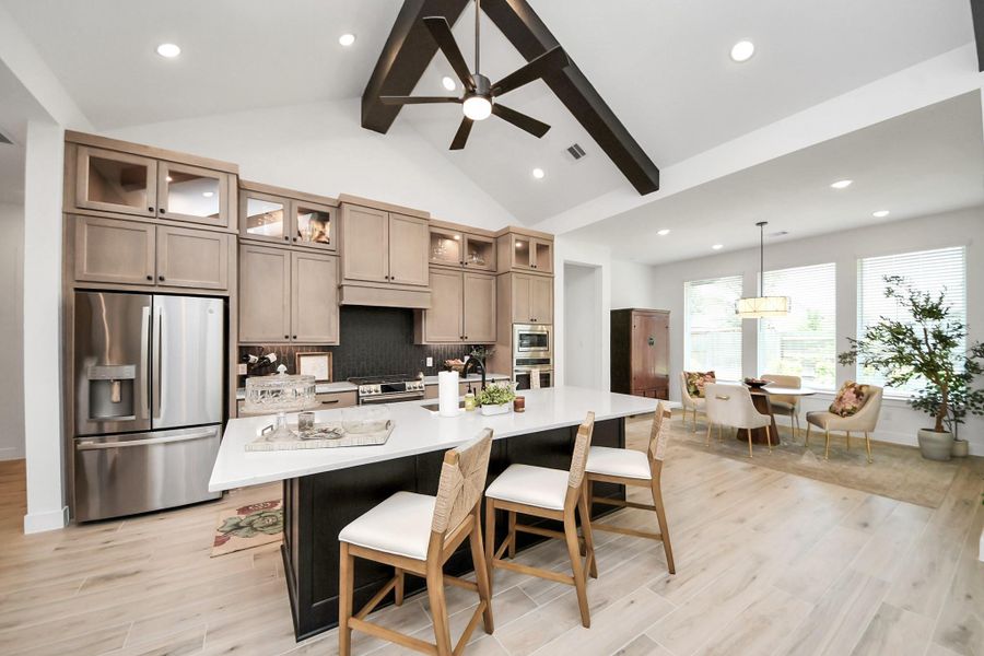 This kitchen is perfect for cooking and gatering This kitchen is perfect for cooking and gatering