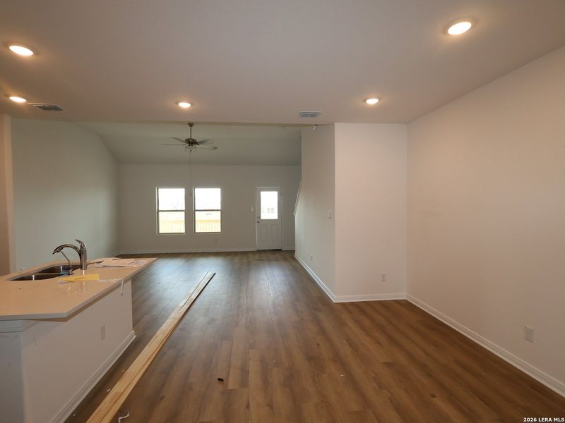 Spacious, unfurnished interior of a new home in Meadows at Clear Springs, New Braunfels (Image 25).