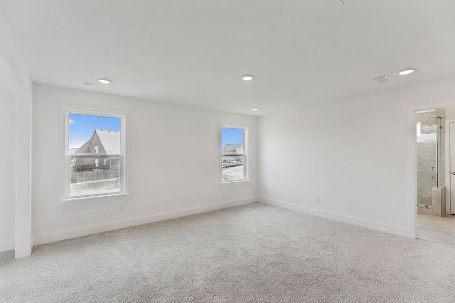 Spacious, unfurnished interior of a new home in Glenview Farms, Murfreesboro (Image 15).