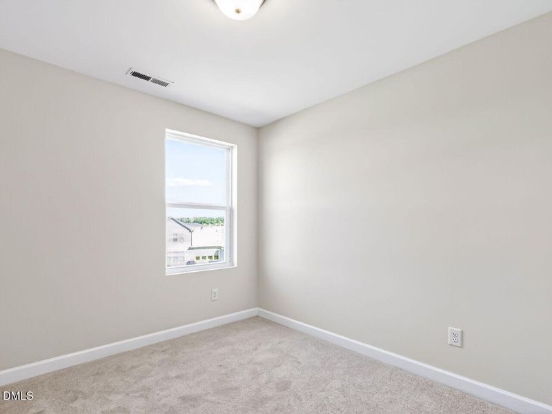 019-1280x960-bedroom