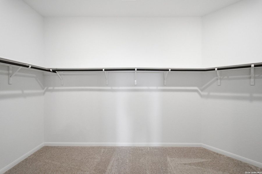 Spacious, unfurnished interior of a new home in Hennersby Hollow, San Antonio (Image 17).