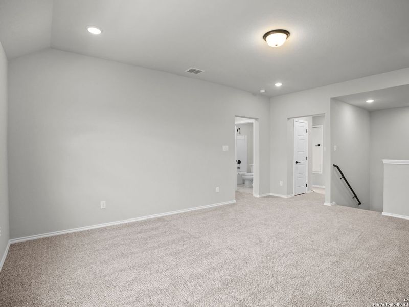 Spacious, unfurnished interior of a new home in Horizon Pointe, Converse (Image 34). Spacious, unfurnished interior of a new home in Horizon Pointe, Converse (Image 34).