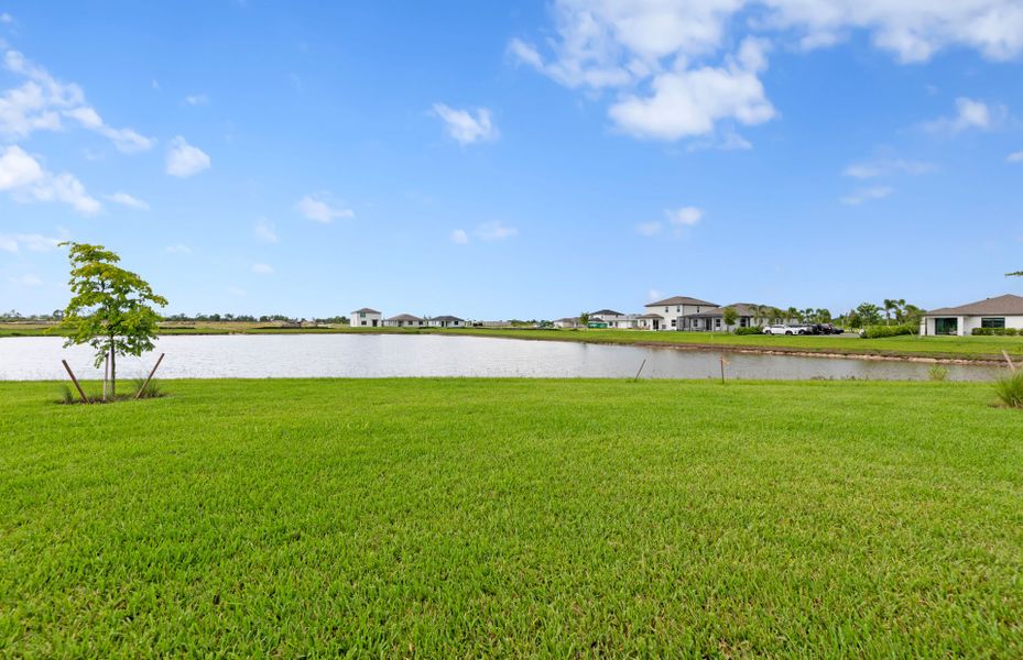 Spacious lanai with serene views Spacious lanai with serene views