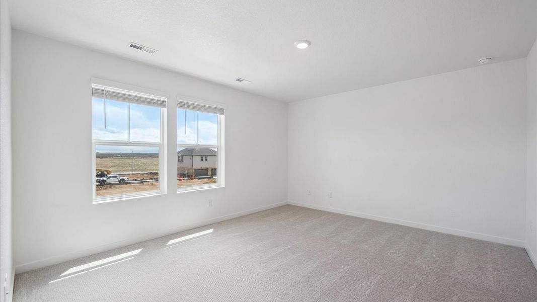 Spacious, unfurnished interior of a new home in Horizon Uptown, Aurora (Image 12).