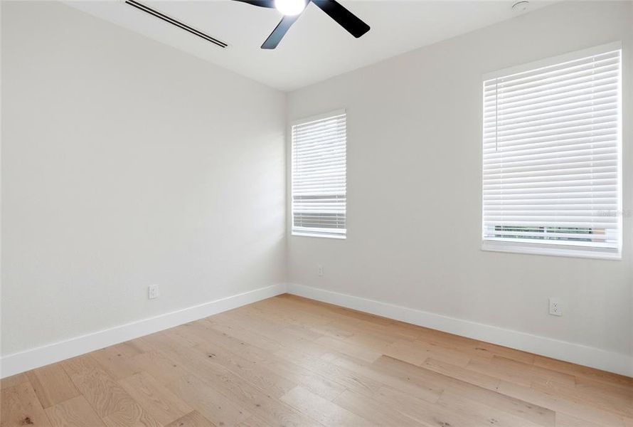Spacious, unfurnished interior of a new home in , St. Petersburg (Image 33).
