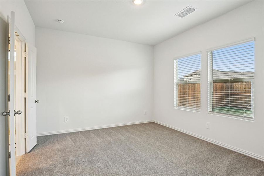 Spacious, unfurnished interior of a new home in Lakehaven - Spring Series, Farmersville (Image 27).