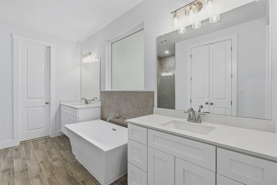 Representative furnished interior of a home built from the Oliver 2015 S TLT by Saratoga Homes in Lakeside at Tessera on Lake Travis, Lago Vista (Image 8).