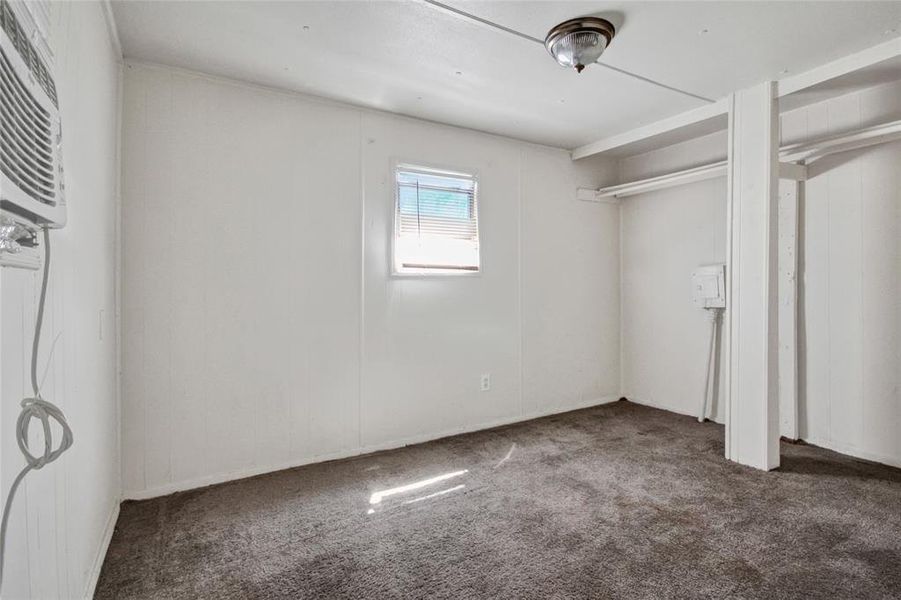 Spacious, unfurnished interior of a new home in , Weatherford (Image 9).