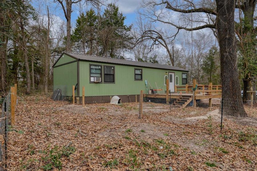 Exterior details and patio area of a home in , Grand Saline (Image 26).