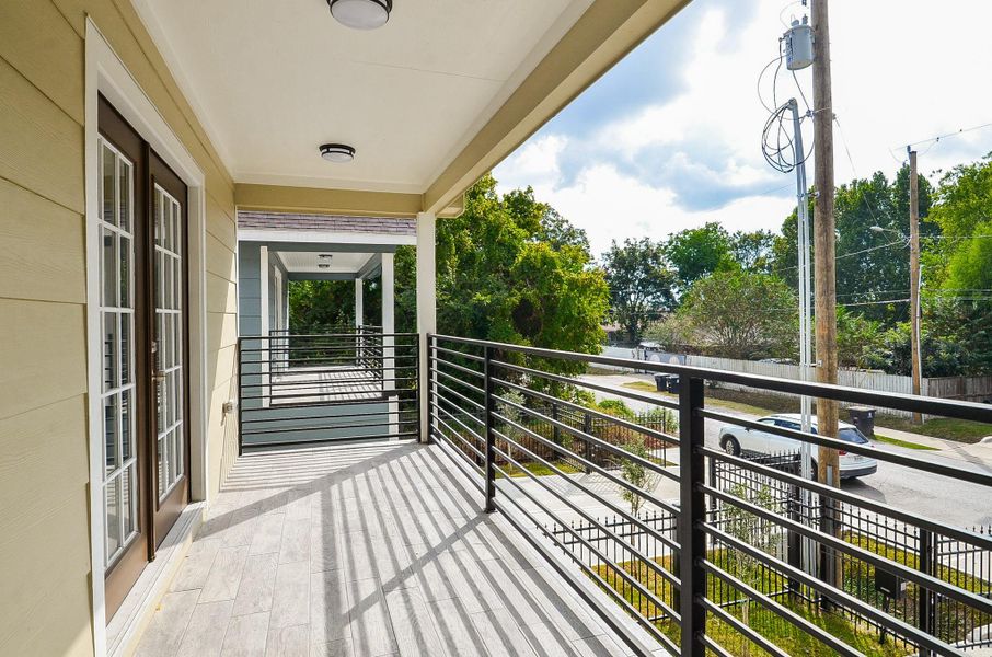 Morning coffee, laptop lunch, or homework hub—this island makes daily life smoother. Morning coffee, laptop lunch, or homework hub—this island makes daily life smoother.