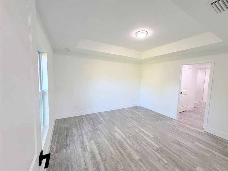 Spacious, unfurnished interior of a new home in , Okeechobee (Image 17).