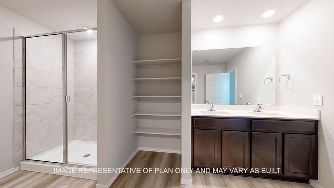 Furnished interior view inside a new home in Park Meadows, Lorena (Image 8).