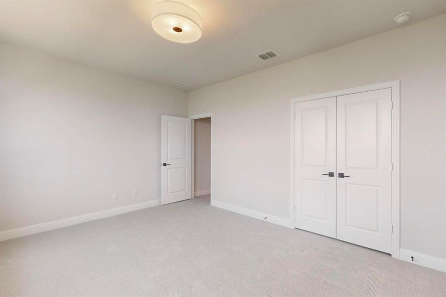 Spacious, unfurnished interior of a new home in , Rowlett (Image 35).