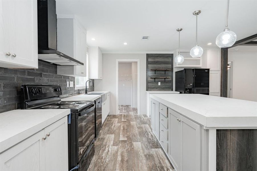 Furnished interior view inside a new home in , Mabank (Image 9).
