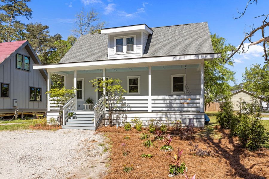 Exterior details and patio area of a home in , Johns Island (Image 23).