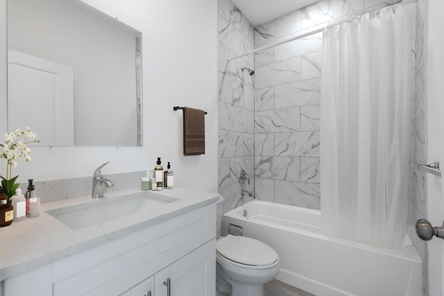 Furnished interior view inside a new home in , West Palm Beach (Image 7).