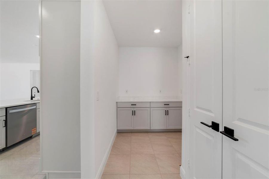 Spacious, unfurnished interior of a new home in Vintner Reserve, Clermont (Image 23). Spacious, unfurnished interior of a new home in Vintner Reserve, Clermont (Image 23).