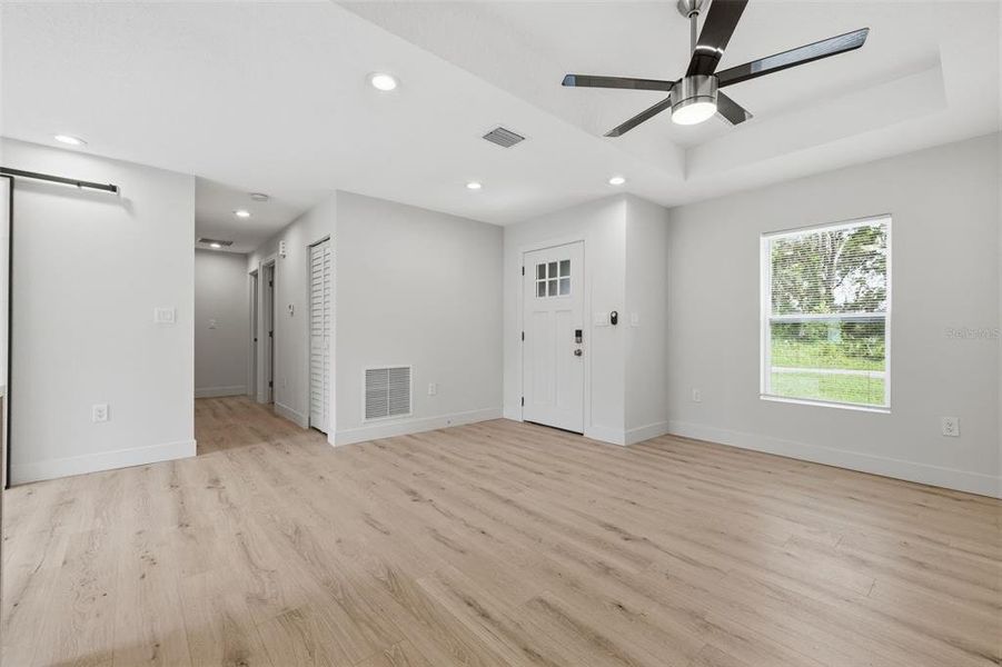 Spacious, unfurnished interior of a new home in , Crystal River (Image 22).