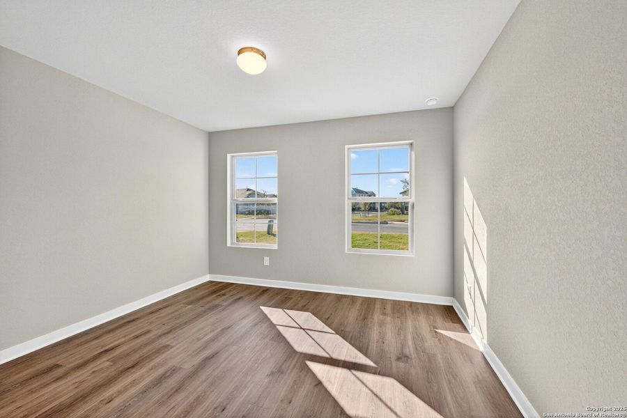 Spacious, unfurnished interior of a new home in Winding Brook, San Antonio (Image 13).