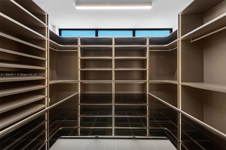 Image 90 of a home in .