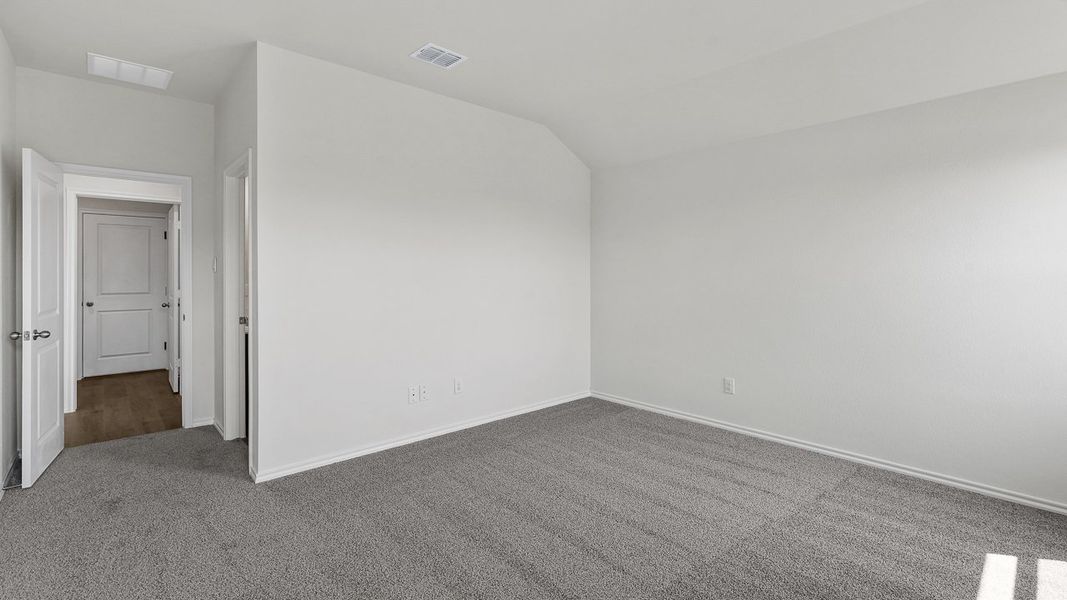 Spacious, unfurnished interior of a new home in The Reserve at Timber Creek, Lindale (Image 28).