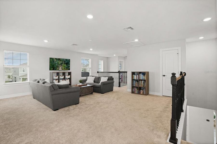 Furnished interior view inside a new home in , Orlando (Image 24).