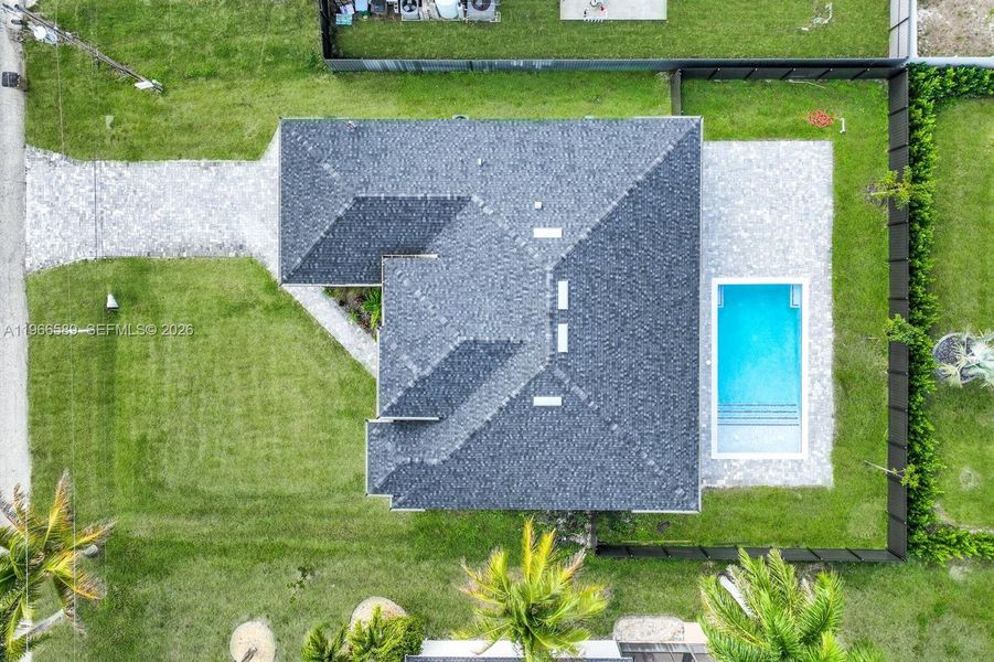 Exterior details and patio area of a home in , Cape Coral (Image 28).