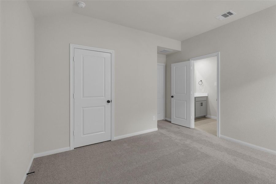 Spacious, unfurnished interior of a new home in Elyson, Katy (Image 36).