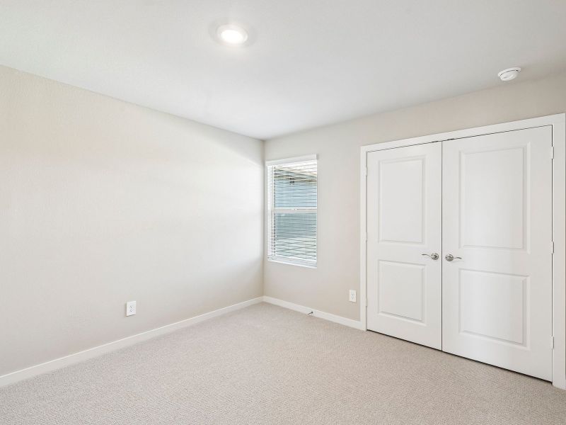 Spacious, unfurnished interior of a new home in Oak Ridge Park, Corinth (Image 19).