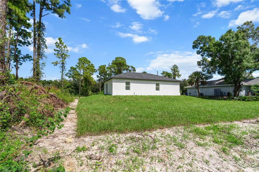 Natural landscape and outdoor views near  in Lehigh Acres (Image 47).