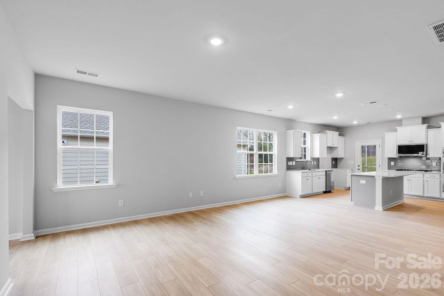 Spacious, unfurnished interior of a new home in Roselyn, Lancaster (Image 20).