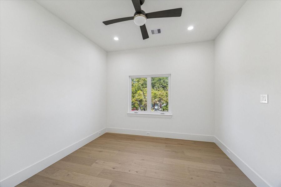 Spacious, unfurnished interior of a new home in , Houston (Image 21).
