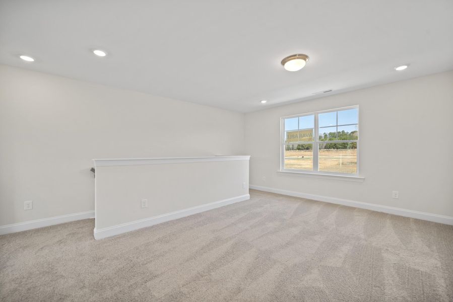 Spacious, unfurnished interior of a new home in Oakley Pointe, Moncks Corner (Image 18).