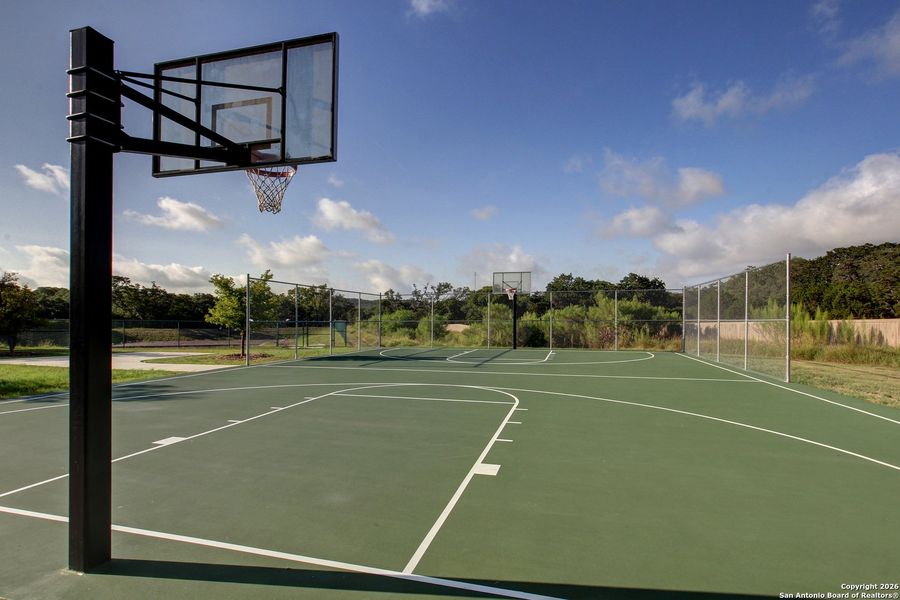Community amenities in , San Antonio (Image 6).