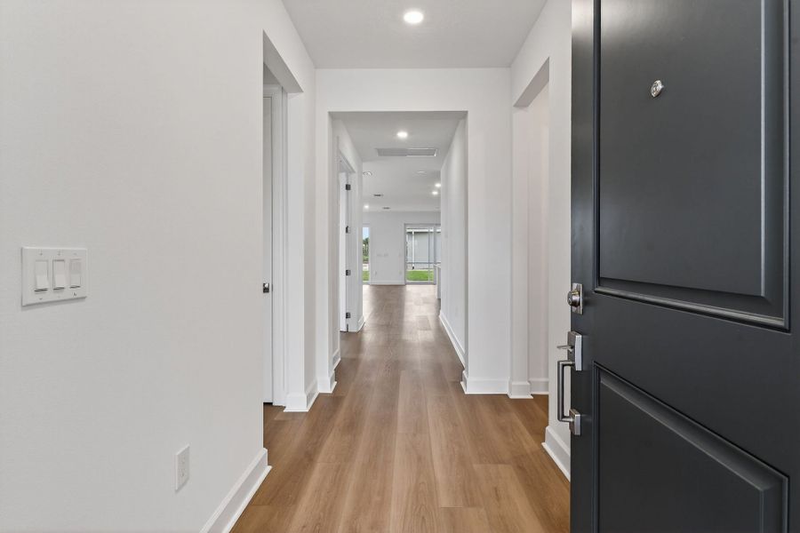 Spacious, unfurnished interior of a new home in Del Webb Tradition, Port St. Lucie (Image 23).