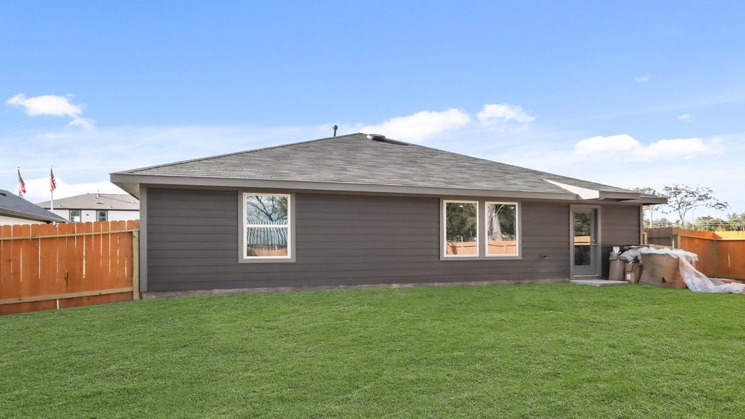 Representative exterior details of a home built from the Austin by D.R. Horton in Lexington Heights, Willis (Image 4).