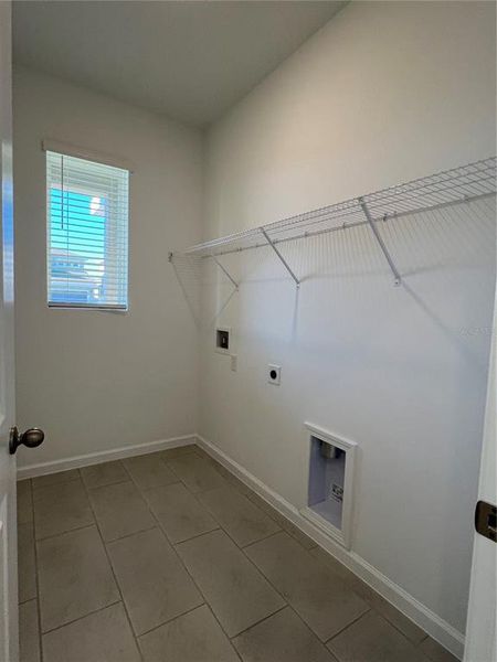 Spacious, unfurnished interior of a new home in Hills of Minneola, Minneola (Image 8).