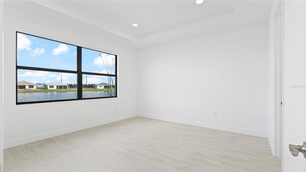 Spacious, unfurnished interior of a new home in Cresswind Lakewood Ranch, Lakewood Ranch (Image 20).