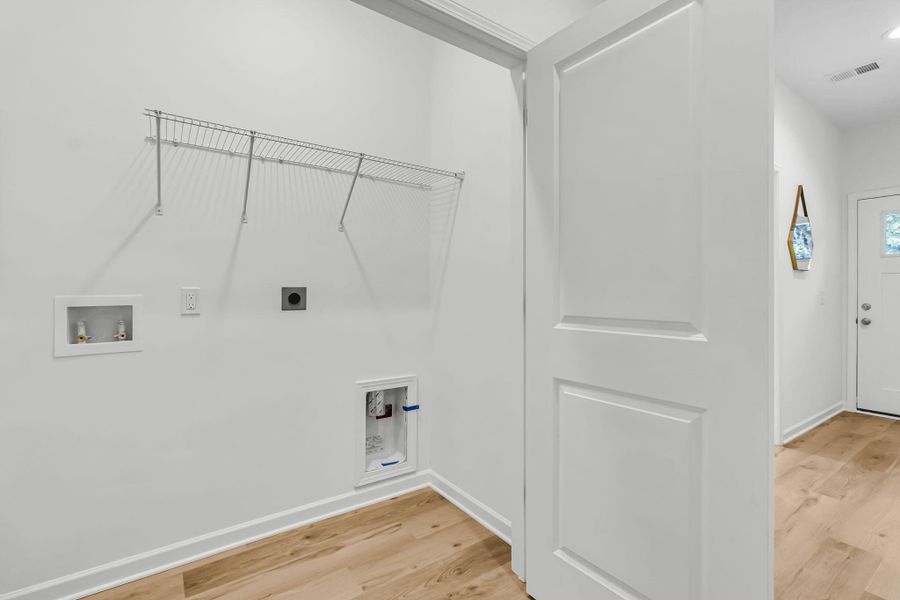 Spacious, unfurnished interior of a new home in , North Charleston (Image 24).