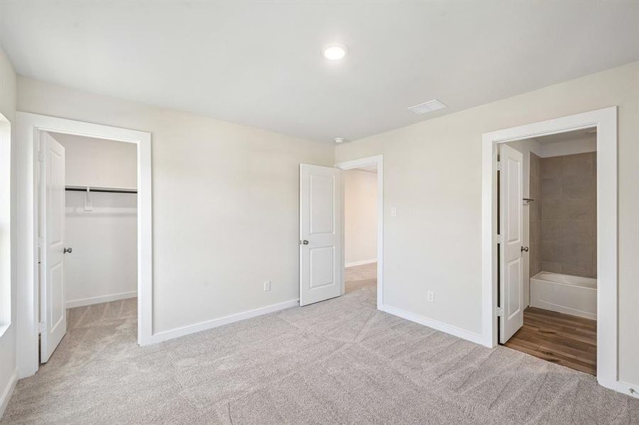 Spacious, unfurnished interior of a new home in Sperling Farms, Ferris (Image 31). Spacious, unfurnished interior of a new home in Sperling Farms, Ferris (Image 31).