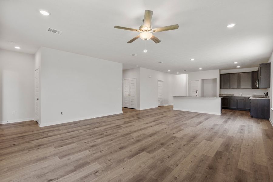 Spacious, unfurnished interior of a new home in Rockbridge East, Huntsville (Image 7).