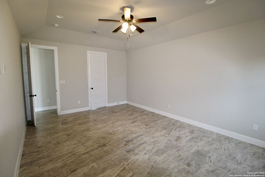 Spacious, unfurnished interior of a new home in , Lytle (Image 17).